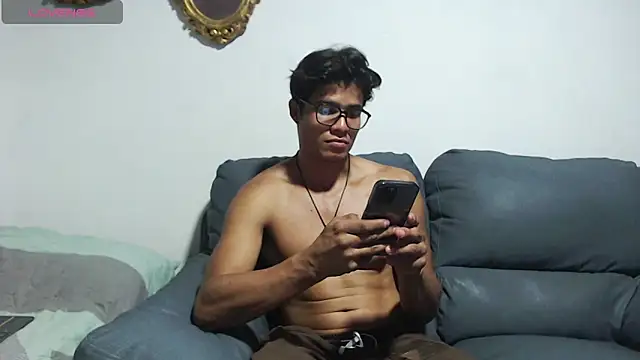 Christian Musclet4 online show from November 2025 10:10:01 PM