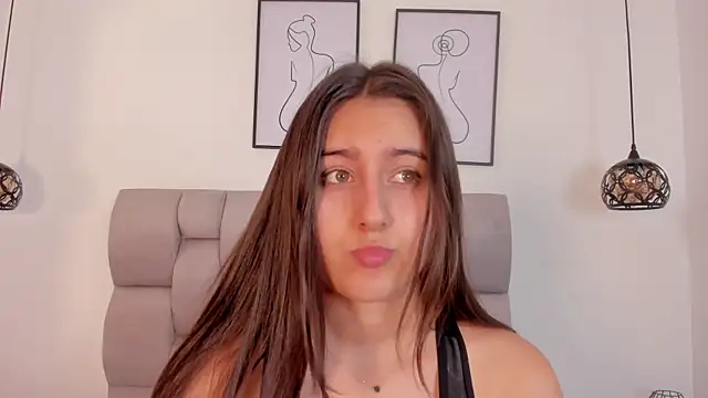 Snapshot of Hanna_Evans__ chatting on October 2025 12:02:01 PM Hanna Evans online show from October 2025 12:02:01 PM