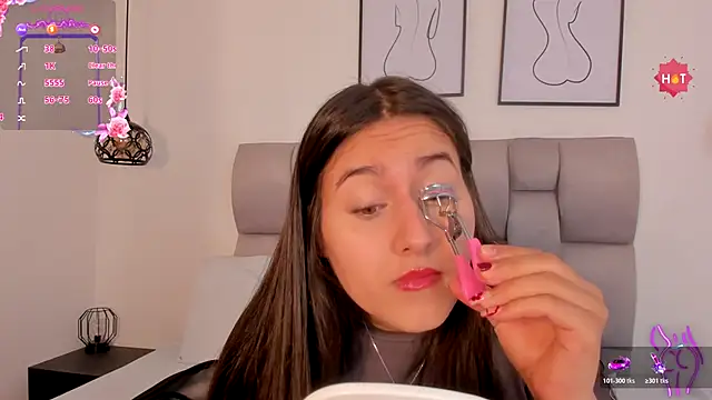 Snapshot of Hanna_Evans__ chatting on November 2025 12:27:01 PM Hanna Evans online show from November 2025 12:27:01 PM