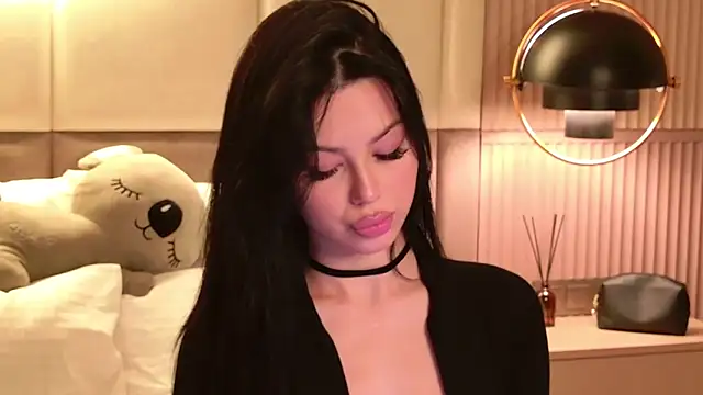 Leya Foxhall online show from November 2025 10:48:02 AM