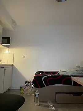 Renoirmonter online show from October 2025 06:42:02 PM