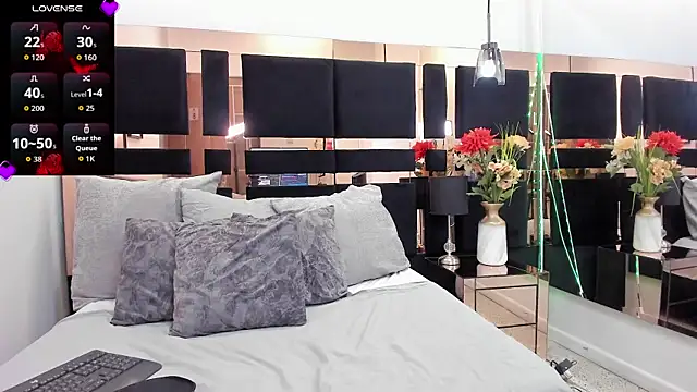 keylamillerr online show from October 2025 07:58:02 PM