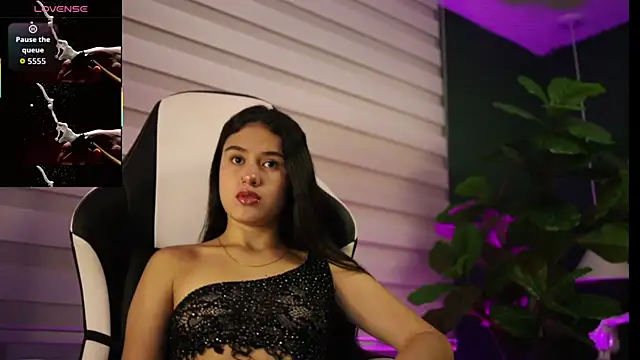 Danaa Rouse online show from November 2025 09:35:01 PM