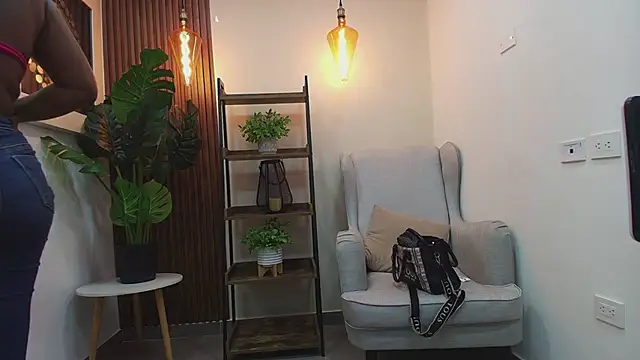 Coral Lise online show from September 2025 11:02:01 AM