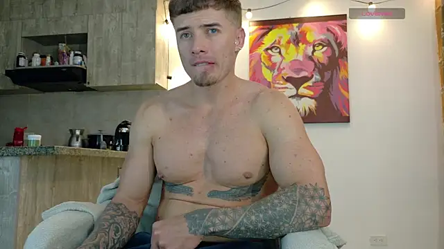 Ryannblue07 online show from June 2026 01:11:02 AM