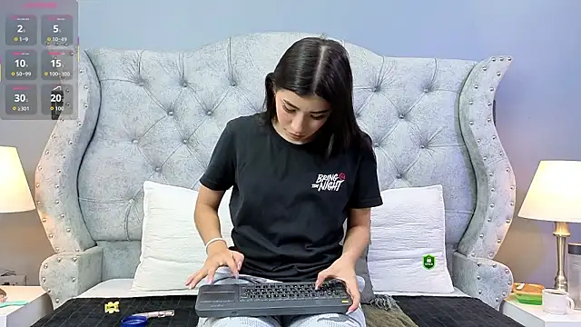 Snapshot of Lili_Opal chatting on February 2026 12:20:01 PM Lili Opal online show from February 2026 12:20:01 PM