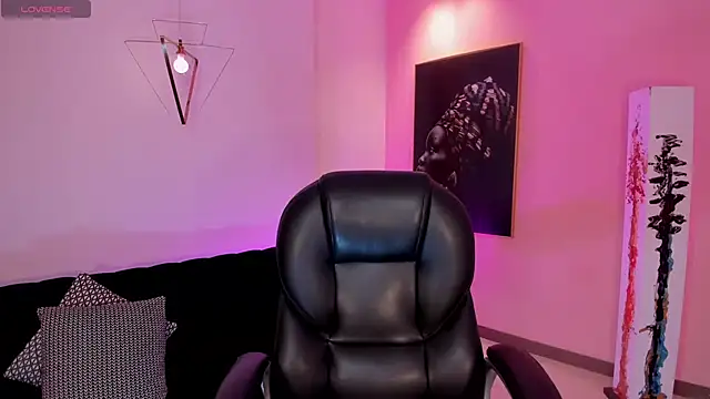 Snapshot of CandaseRussell chatting on September 2025 08:08:01 PM CandaseRussell online show from September 2025 08:08:01 PM