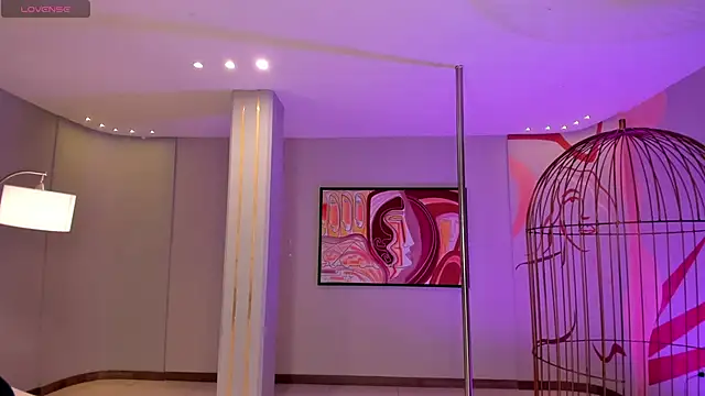 Snapshot of CandaseRussell chatting on September 2025 08:23:01 PM CandaseRussell online show from September 2025 08:23:01 PM