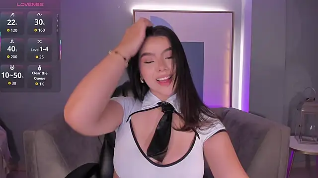 Snapshot of CandaseRussell chatting on November 2025 08:52:01 PM CandaseRussell online show from November 2025 08:52:01 PM