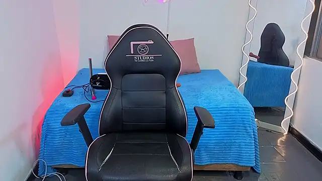 Malory tay1 online show from September 2025 07:14:02 PM