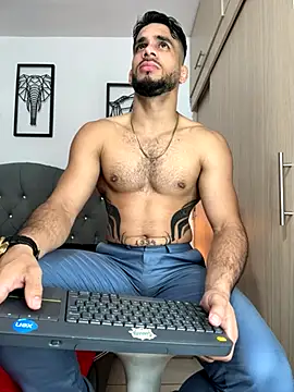 Maximiliano ford online show from October 2025 10:34:02 AM