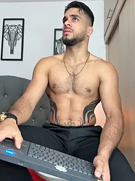 Maximiliano ford online show from October 2025 10:35:02 AM