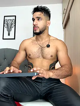 Maximiliano ford online show from November 2025 10:45:02 AM