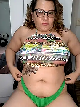 Snapshot of veludolunar chatting on October 2025 10:07:02 PM veludolunar online show from October 2025 10:07:02 PM