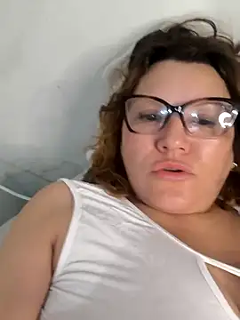 Snapshot of veludolunar chatting on October 2025 09:52:02 AM veludolunar online show from October 2025 09:52:02 AM