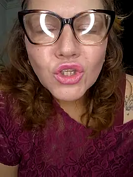 Snapshot of veludolunar chatting on October 2025 09:39:02 PM veludolunar online show from October 2025 09:39:02 PM