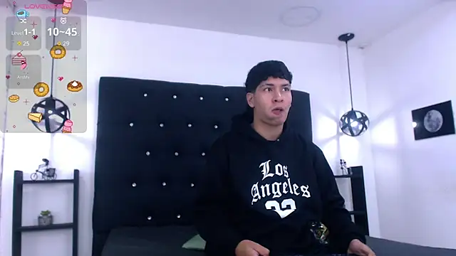 Jhojan twink online show from November 2025 12:27:02 PM