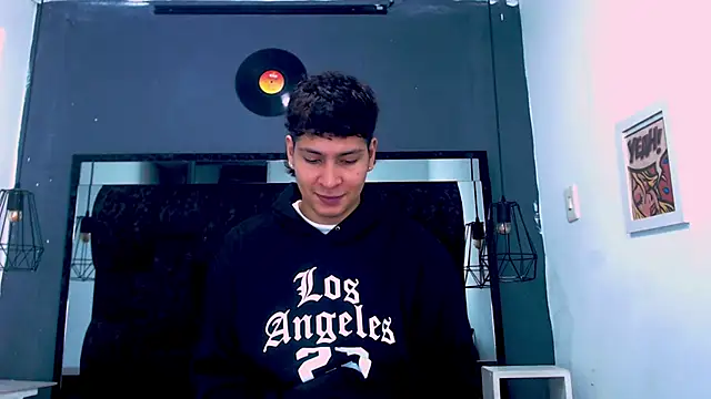 Jhojan twink online show from March 2026 05:12:02 AM