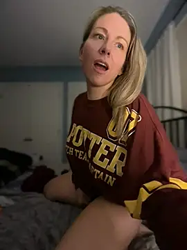 LittleMsMILF online show from March 2026 04:53:02 AM