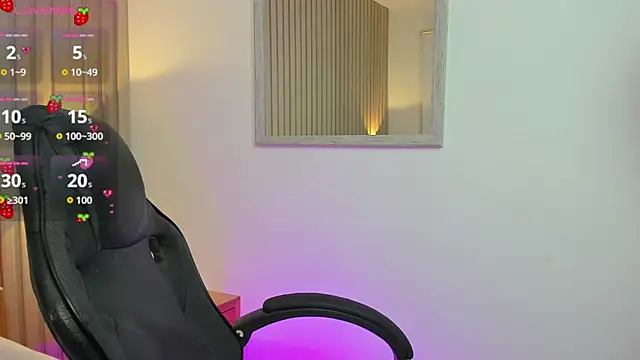 nina blake online show from October 2025 07:35:02 PM