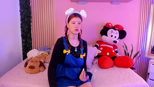 Snapshot of Sophie_joyy chatting on September 2025 02:38:02 PM Sophie joyy online show from September 2025 02:38:02 PM