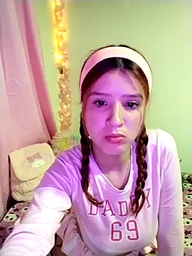 Snapshot of Sophie_joyy chatting on October 2025 01:14:01 AM Sophie joyy online show from October 2025 01:14:01 AM