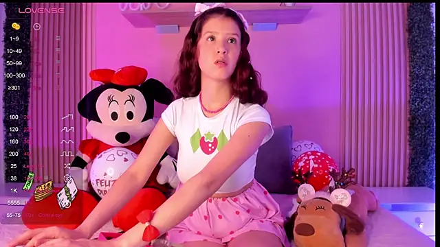 Snapshot of Sophie_joyy chatting on November 2025 03:27:02 AM Sophie joyy online show from November 2025 03:27:02 AM