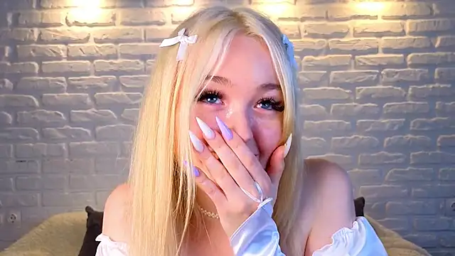 Snapshot of minigirl chatting on March 2025 07:15:01 AM minigirl online show from March 2025 07:15:01 AM