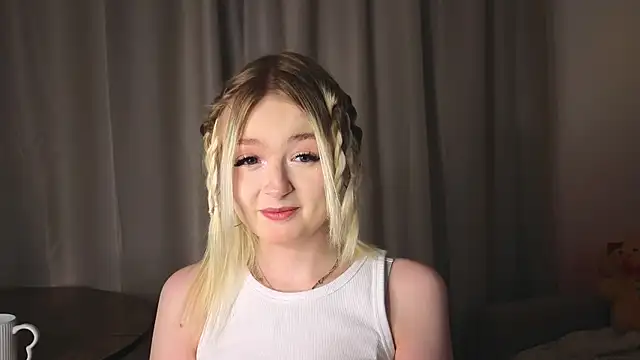 Snapshot of minigirl chatting on February 2026 02:11:02 PM minigirl online show from February 2026 02:11:02 PM