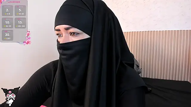 Snapshot of Layla_arabelle chatting on June 2026 07:58:02 PM Layla arabelle online show from June 2026 07:58:02 PM