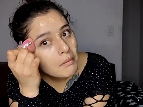 LilithAndKai online show from November 2025 08:33:02 PM