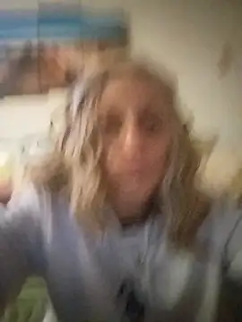 Ninfomom online show from December 2025 06:10:01 AM