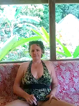 Snapshot of emiliemilf chatting on June 2026 08:32:02 PM emiliemilf online show from June 2026 08:32:02 PM