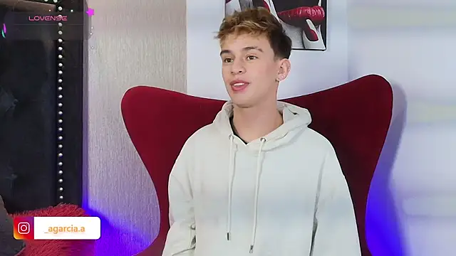 LiamWildx20 online show from December 2025 07:27:02 AM