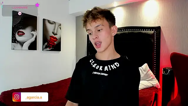 LiamWildx20 online show from February 2026 04:41:01 AM