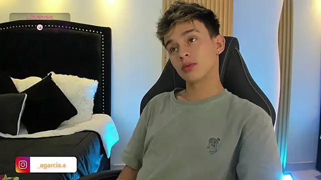 Snapshot of LiamWildx20 chatting on May 2026 05:58:02 AM LiamWildx20 online show from May 2026 05:58:02 AM