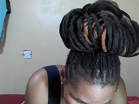 Creamy-Aisha online show from November 2025 11:10:02 AM