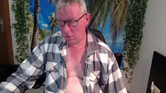 JamesBauer online show from December 2025 04:51:01 AM