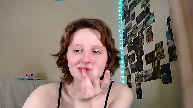 Snapshot of c0ralynx chatting on March 2025 04:25:01 AM c0ralynx online show from March 2025 04:25:01 AM