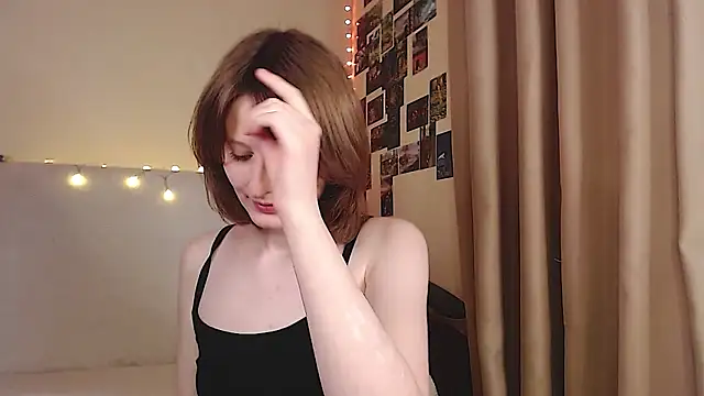 Snapshot of c0ralynx chatting on October 2025 08:13:01 AM c0ralynx online show from October 2025 08:13:01 AM