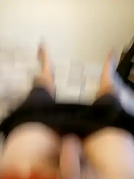 Snapshot of Dglo0000 chatting on April 2026 09:29:01 AM Dglo0000 online show from April 2026 09:29:01 AM