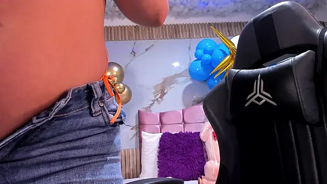 Nicolee19 online show from October 2025 11:17:01 AM