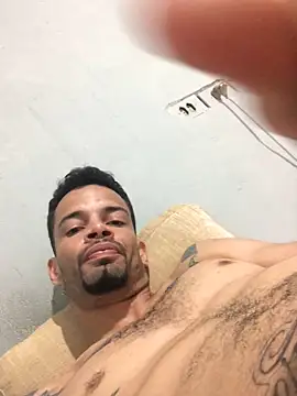 HenriquePhn online show from April 2026 07:00:01 PM