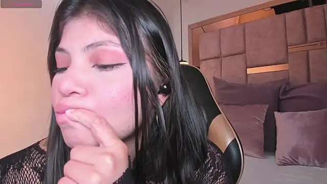 abby roux online show from February 2026 04:45:01 AM