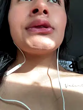 Snapshot of andrea_gomes_ chatting on October 2025 12:47:01 PM andrea gomes online show from October 2025 12:47:01 PM