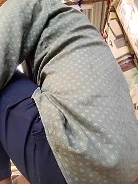 Snapshot of hot_integer chatting on February 2026 03:37:01 AM hot integer online show from February 2026 03:37:01 AM