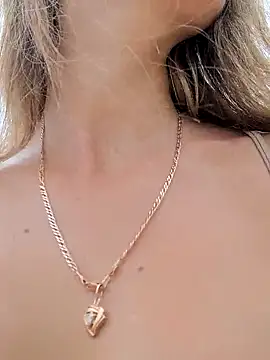 Brilliant-Splashes online show from December 2025 03:46:02 AM