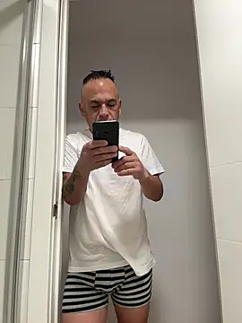 mateocali25 online show from May 2026 12:59:01 PM