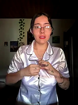 MitsuChan  online show from October 2025 01:25:02 PM