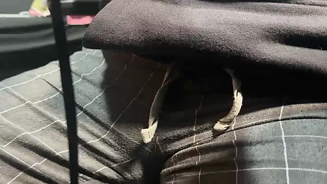 Max 965 online show from December 2025 10:19:01 PM